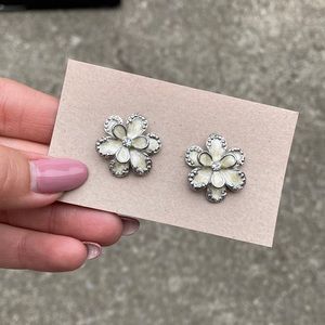 Cream flower earrings